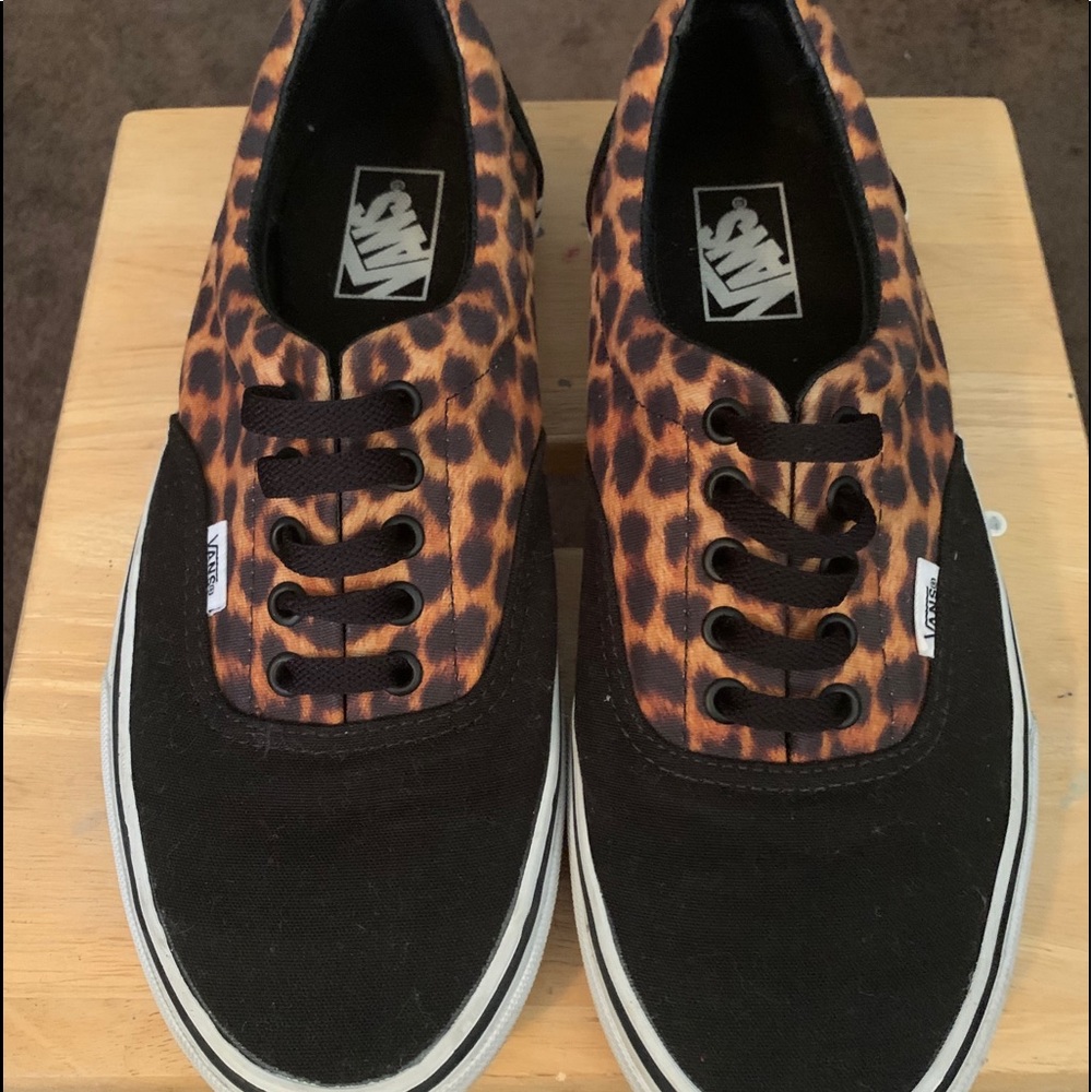 Leopard vans women’s 11 men’s 9.5